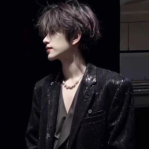 大胸妹子脱光衣服被操
